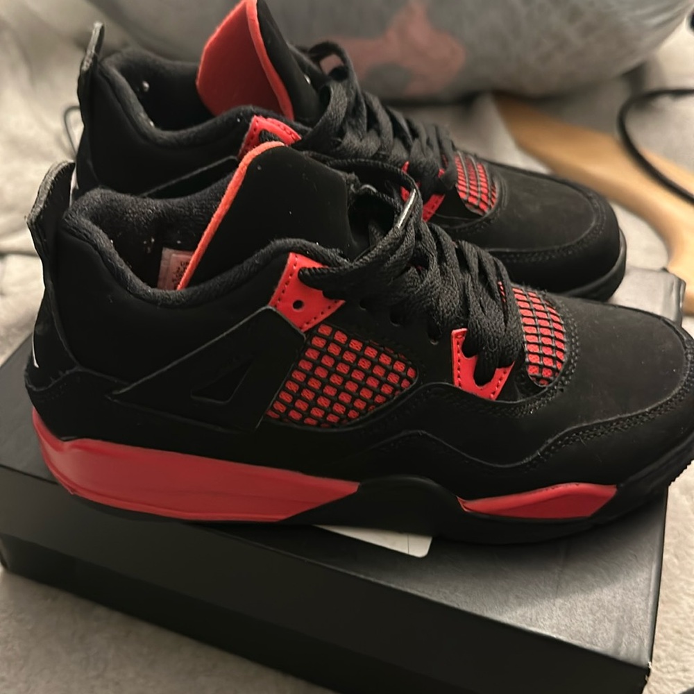 Jordan 4 Retro Red Thunder